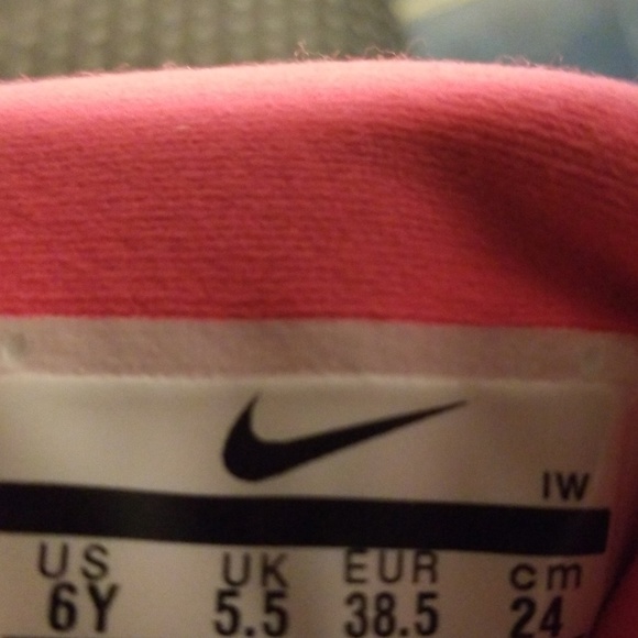 Nike Team Hustle - Picture 7 of 7